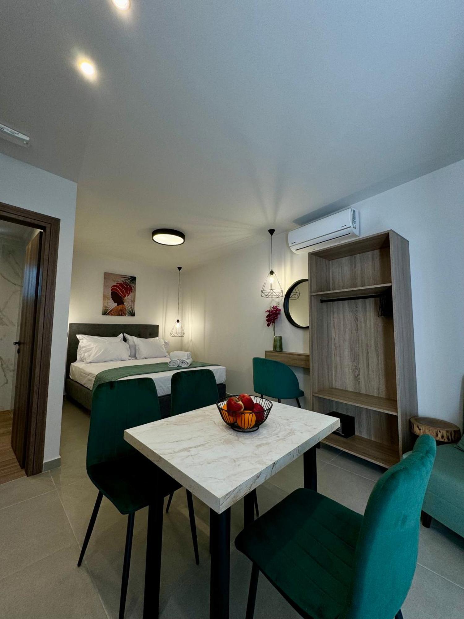 Bay View Апартаменты *